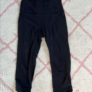 Lululemon black cropped leggings